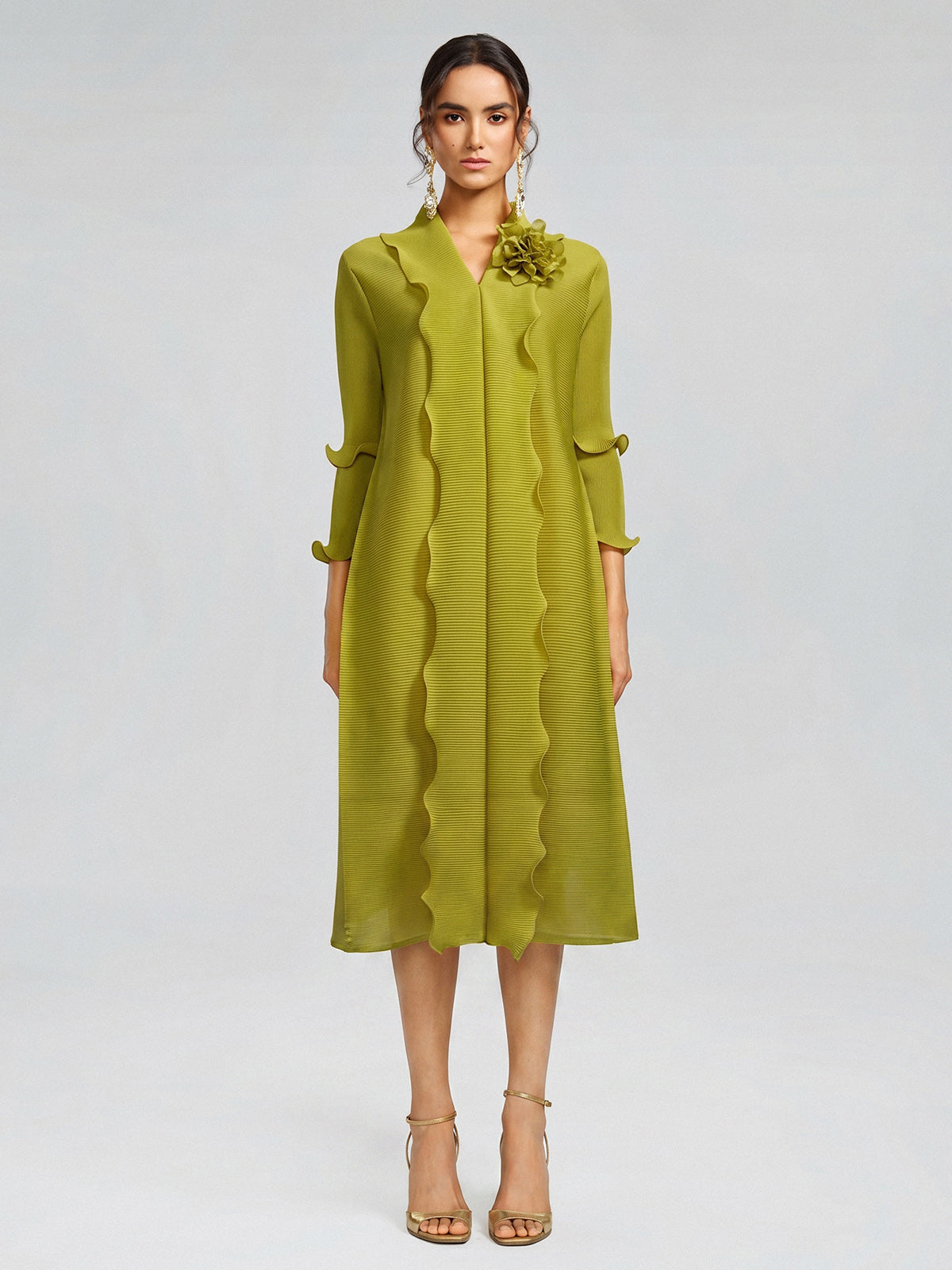 Ruffle Pleated Floral Brooch 3/4-Sleeve Gown