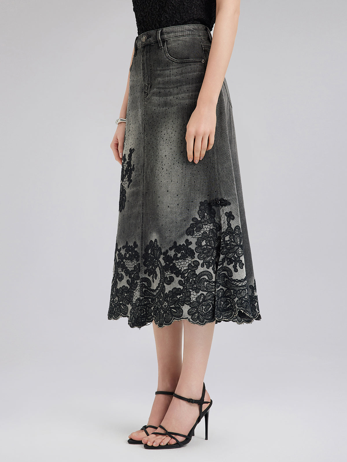 New Embroidered Rhinestone Denim Skirt