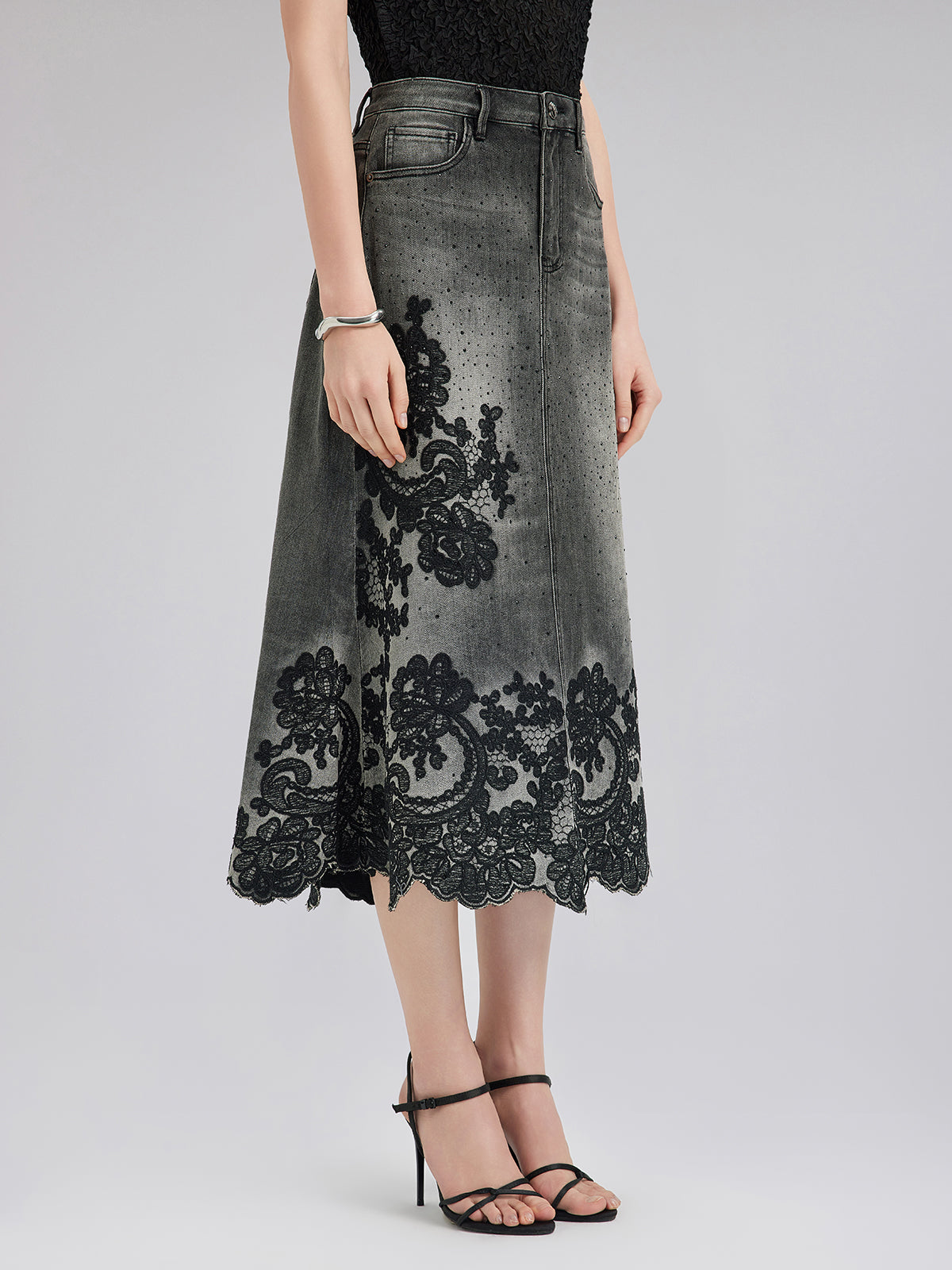 New Embroidered Rhinestone Denim Skirt