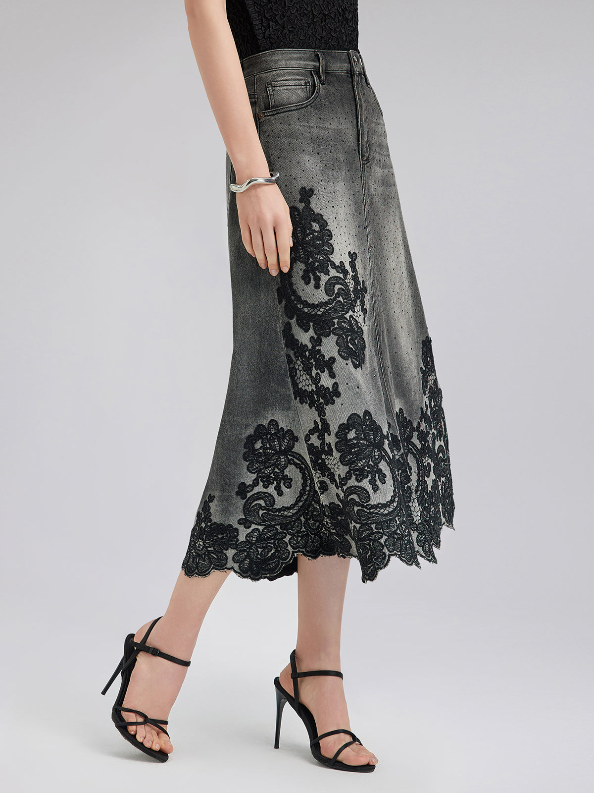 New Embroidered Rhinestone Denim Skirt
