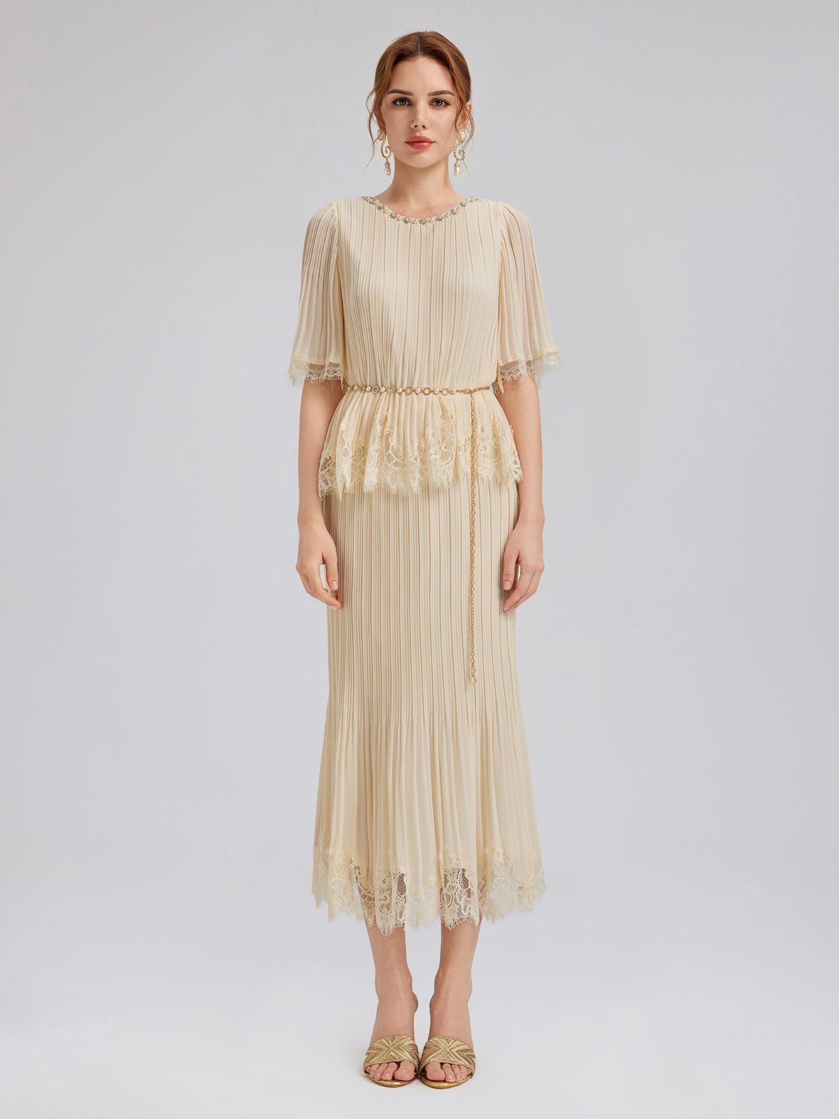 Casual apparel item with relaxed fit and easy styling