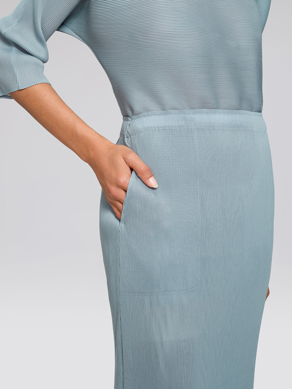 Final Sale | Pleated Textured Scallop-Trimmed Set