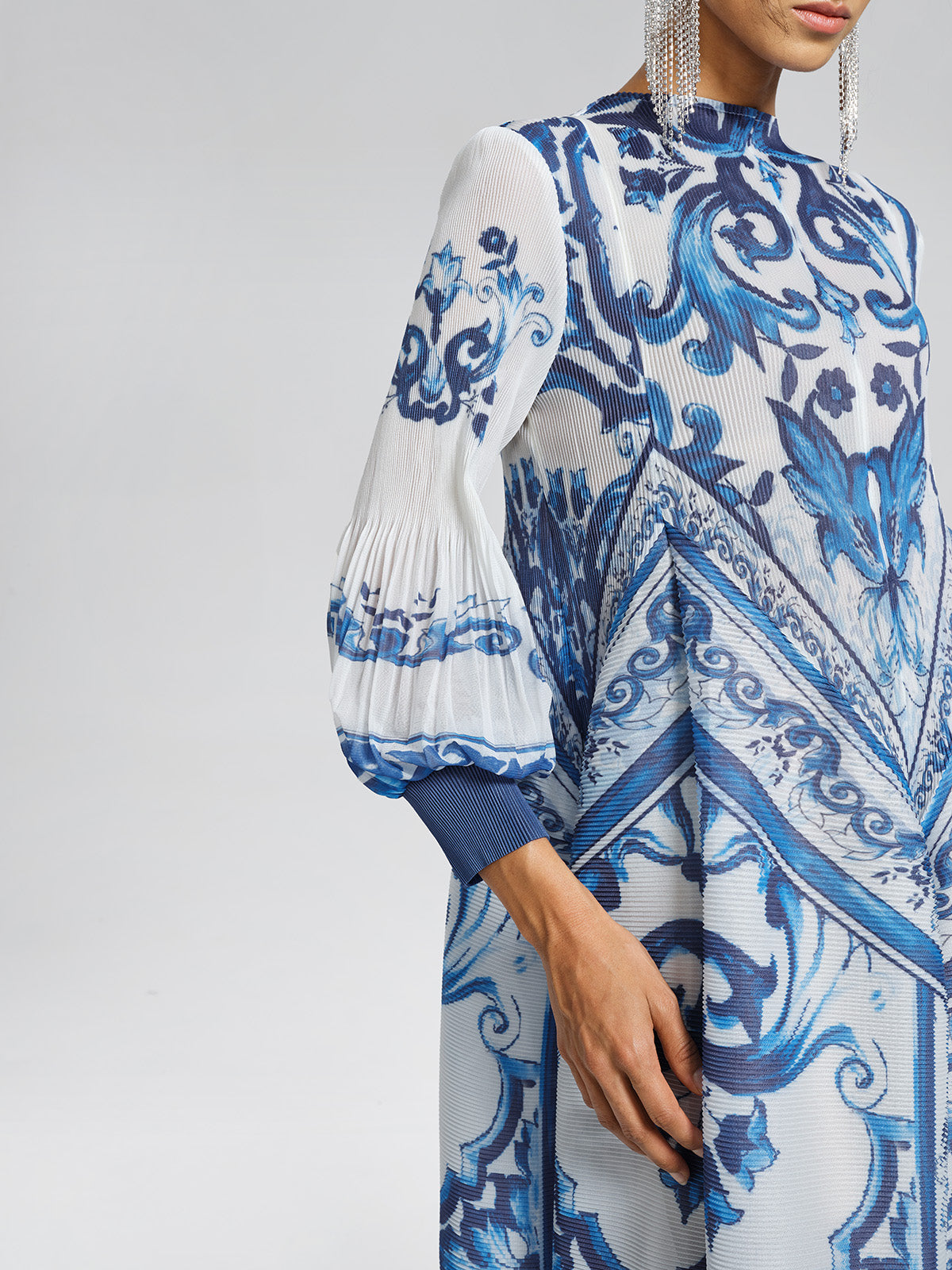 Porcelain-Inspired Pleated Pattern Maxi Dress