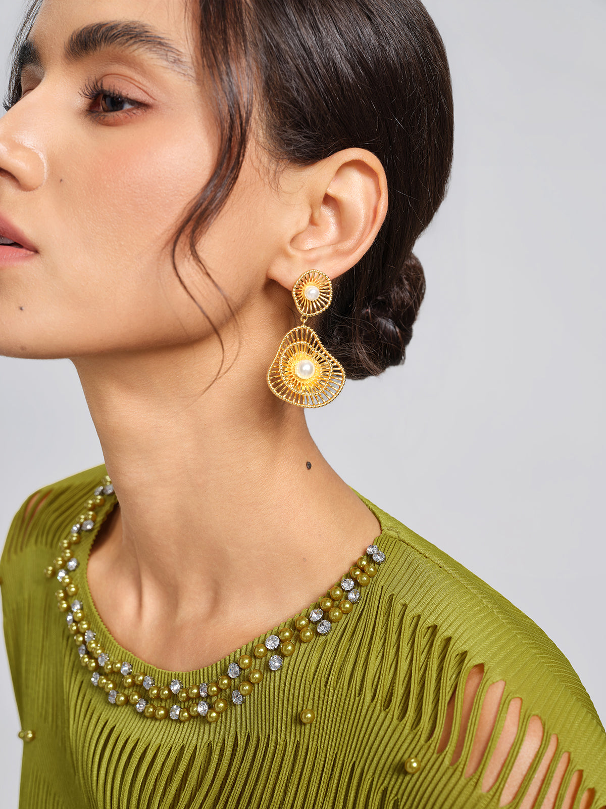 Fan-shaped Openwork Pearl Long Dangle Earrings