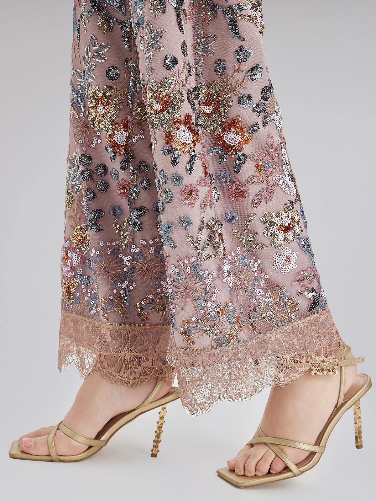 Contemporary clothing piece with relaxed fit and smooth fabric