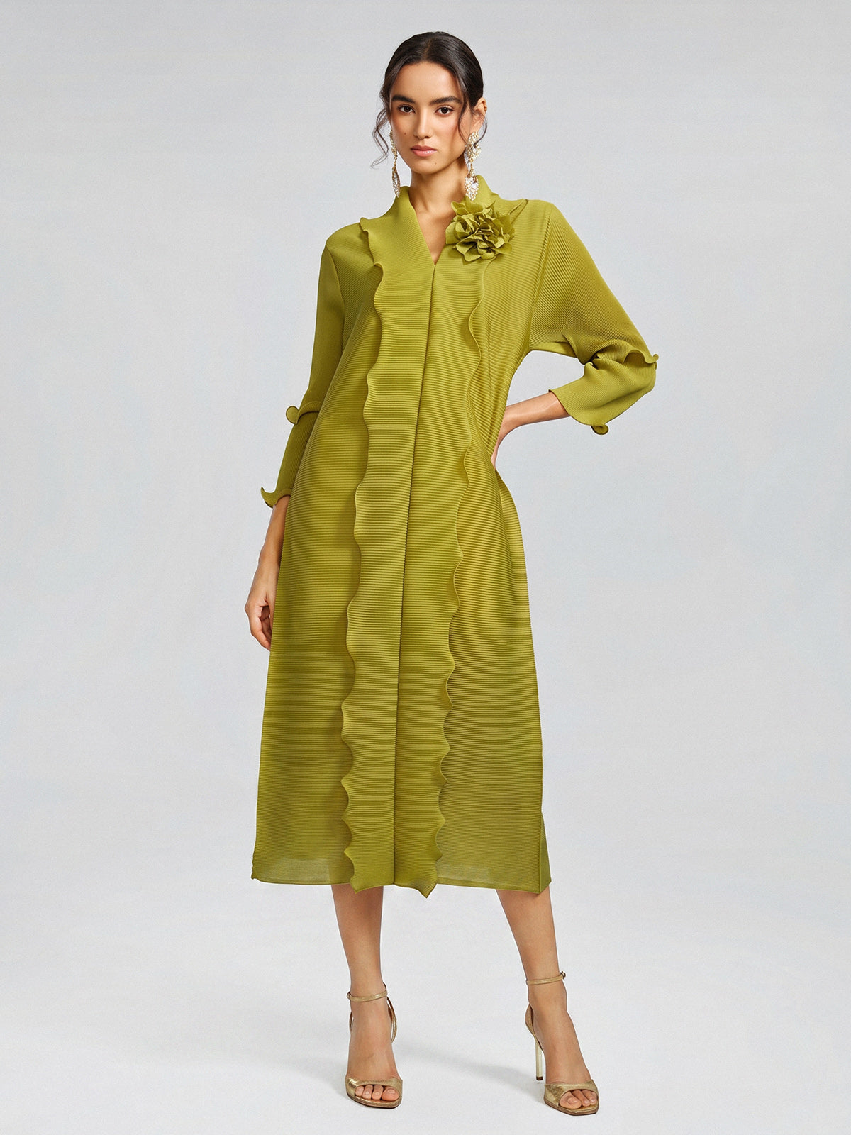 Ruffle Pleated Floral Brooch 3/4-Sleeve Gown