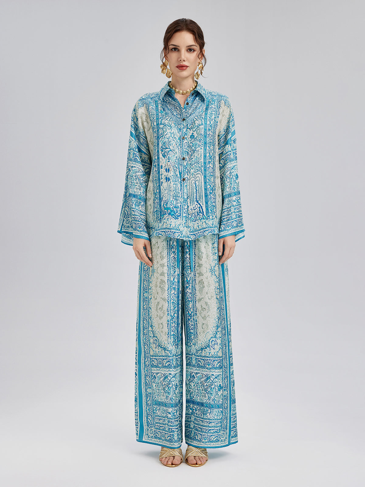 Casual clothing item with soft drape and effortless look