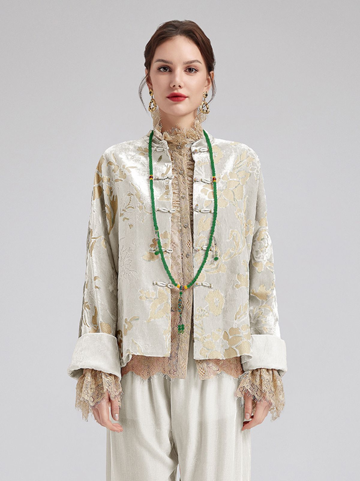 Neo Chinese Style Velvet Floral Jacket（Includes Necklace）