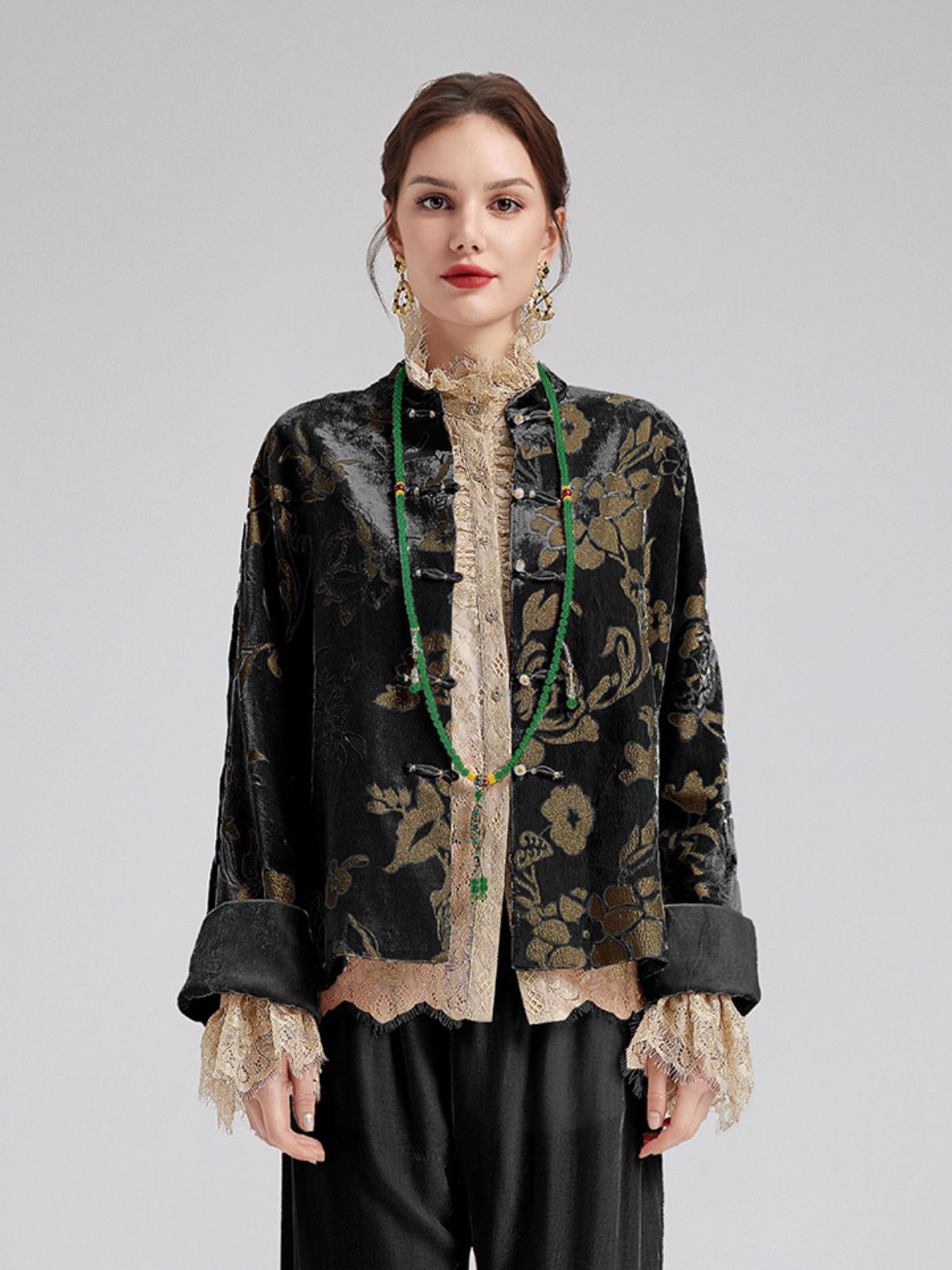 Neo Chinese Style Velvet Floral Jacket（Includes Necklace）