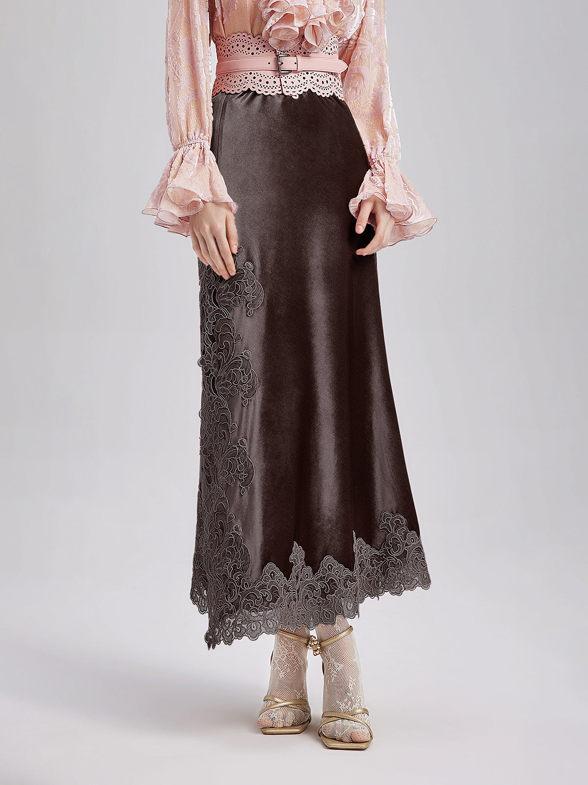 Fashion image with natural styling and modern composition