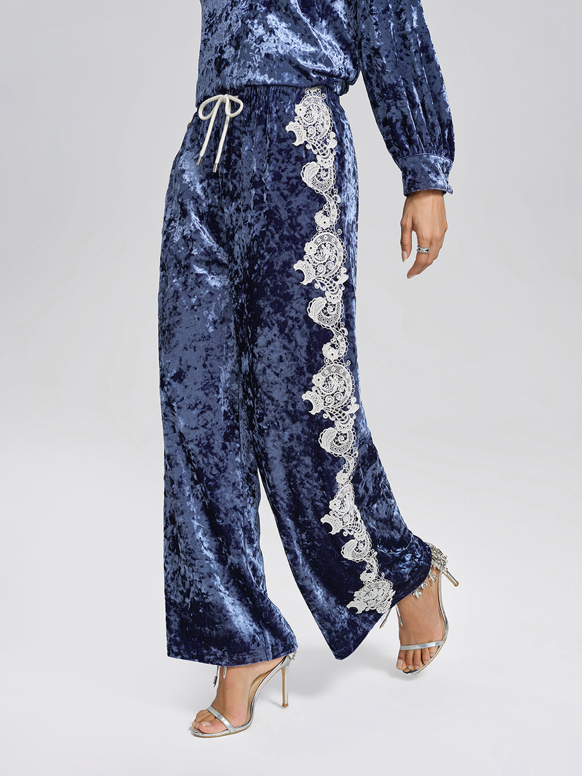 Velvet Vintage Lace Trim Set