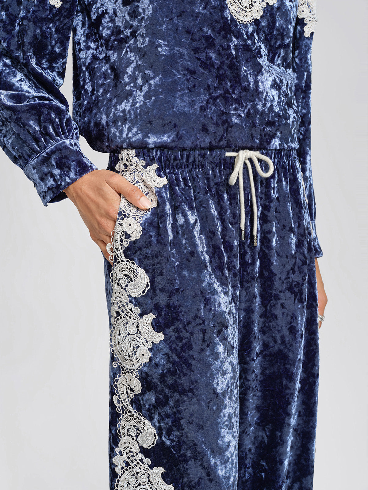 Velvet Vintage Lace Trim Set