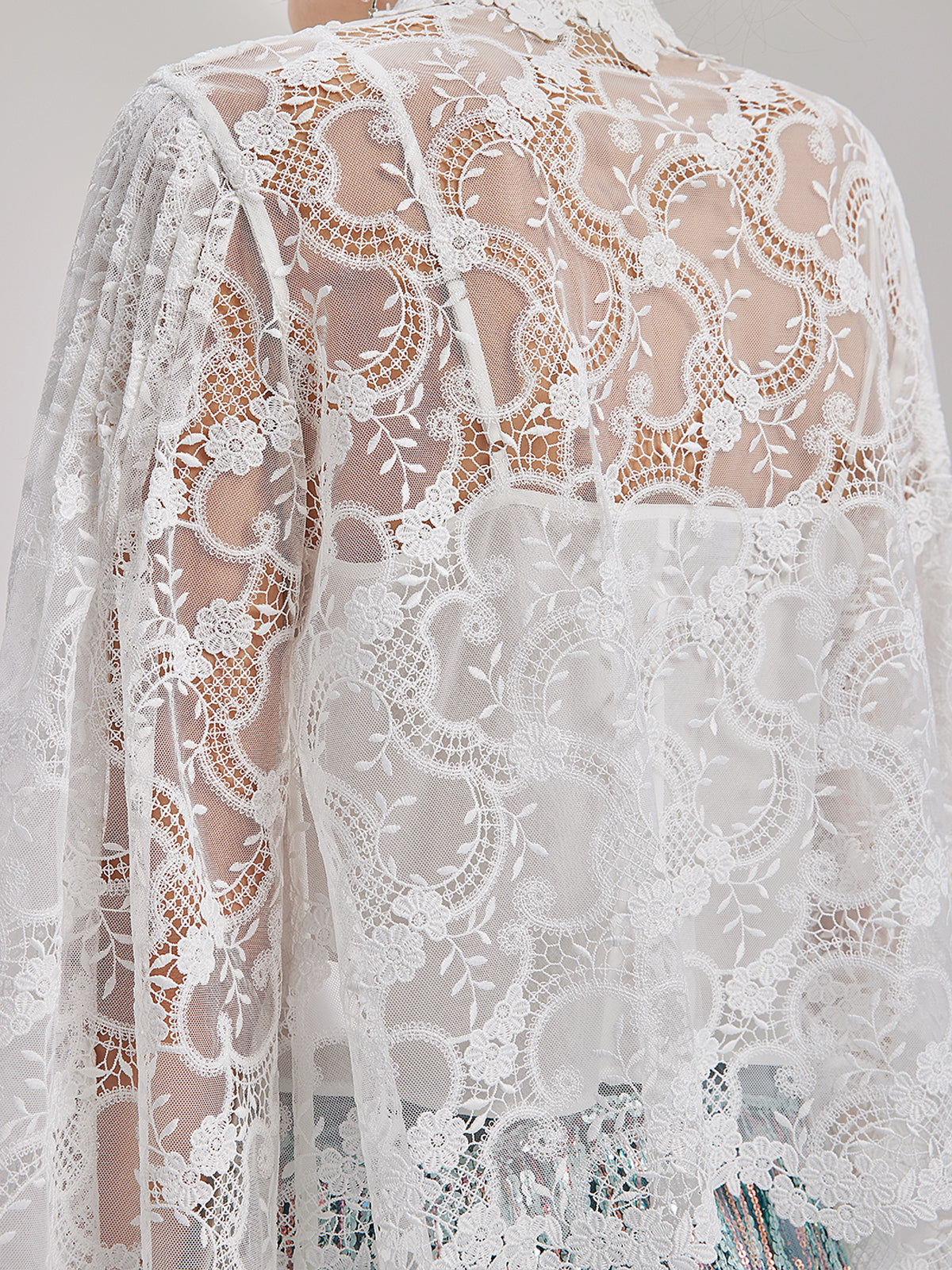 Final Sale | Classic Lace Embroidered Bell-Sleeve Top