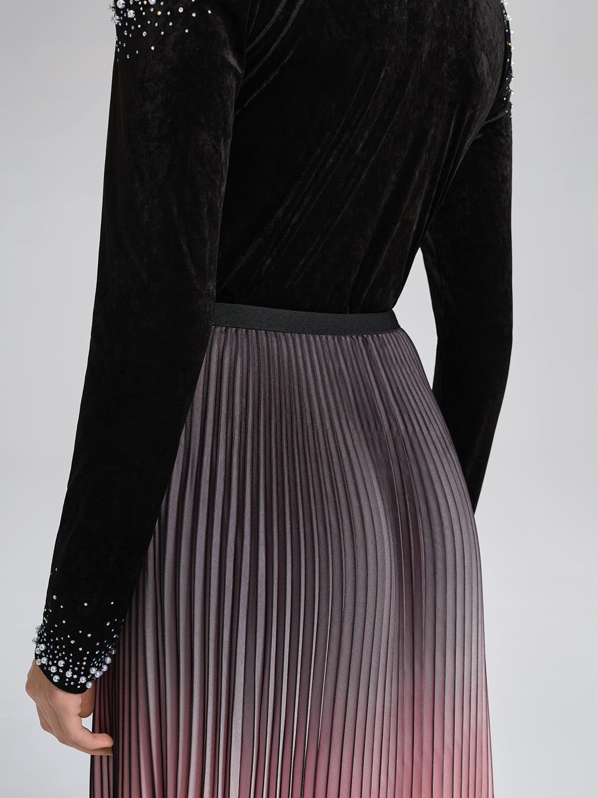 Gradient Sculpted Pleated Skirt