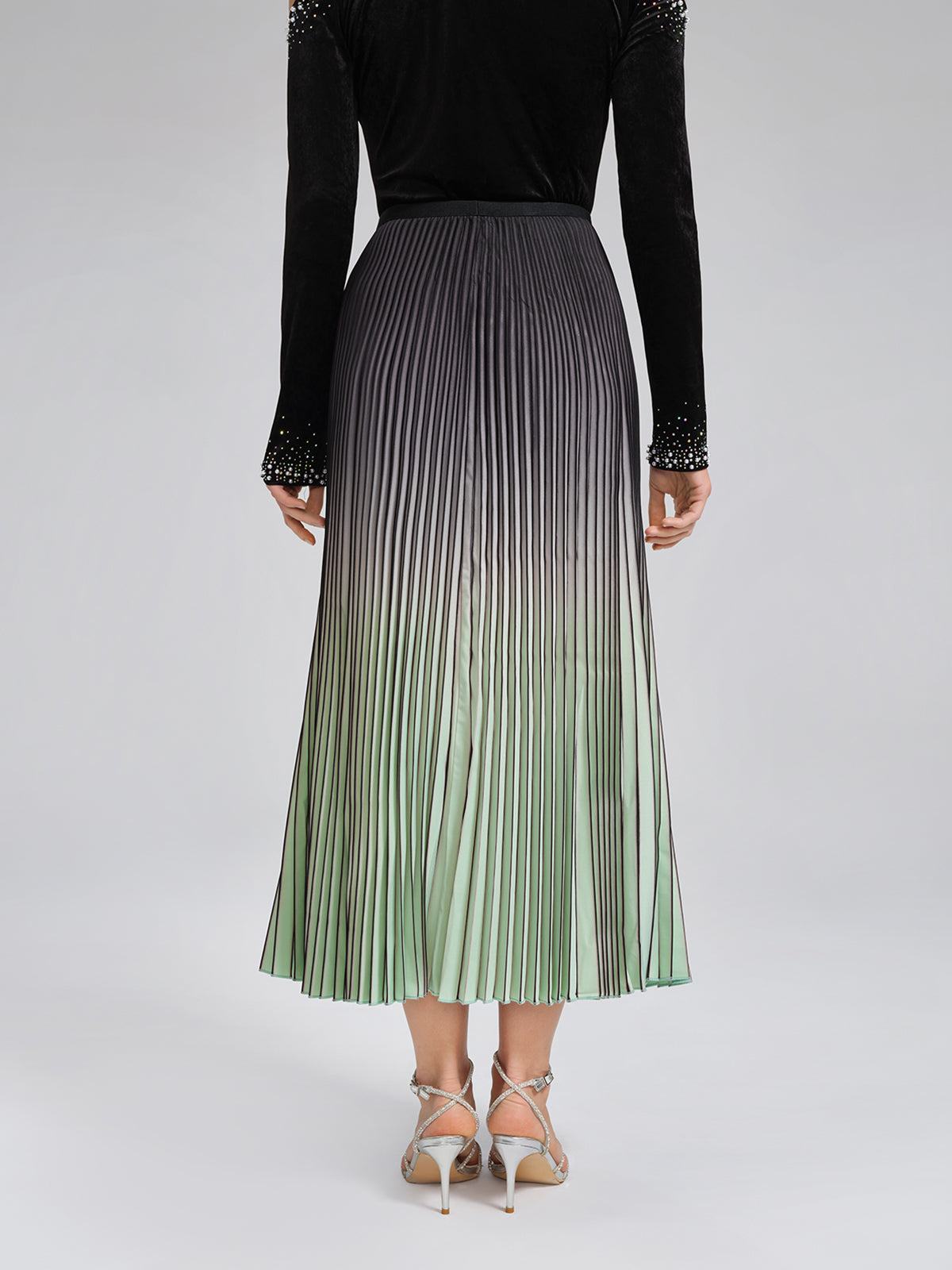 Gradient Sculpted Pleated Skirt