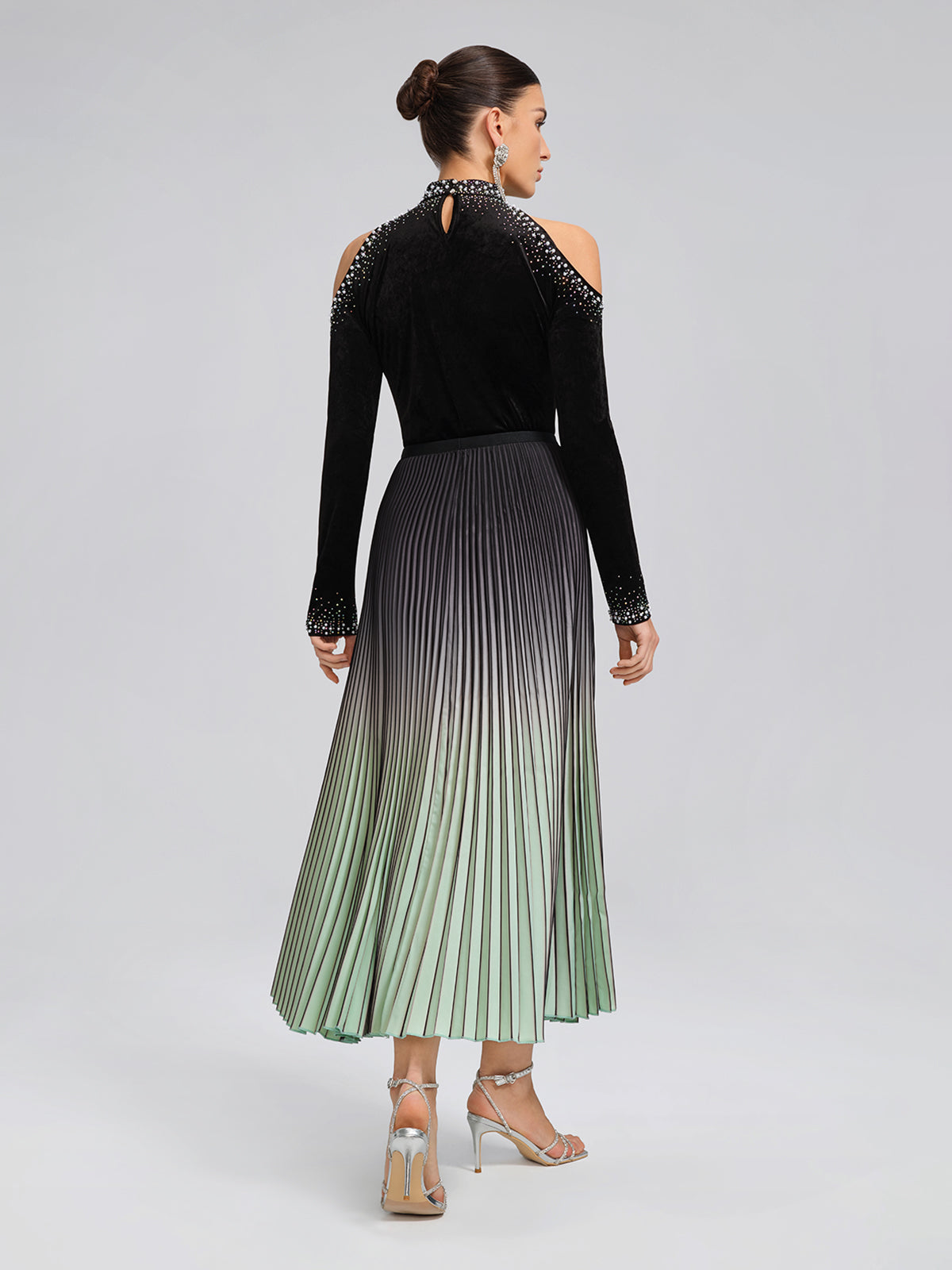 Gradient Sculpted Pleated Skirt