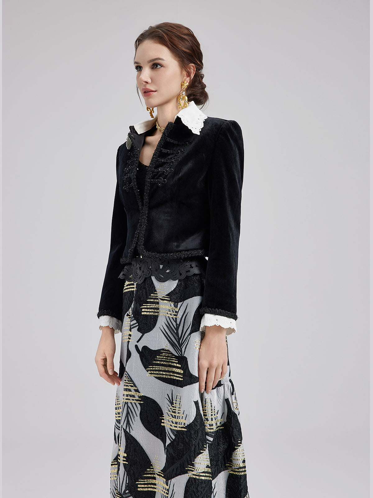 Baroque Embroidered Velvet Lace Coat