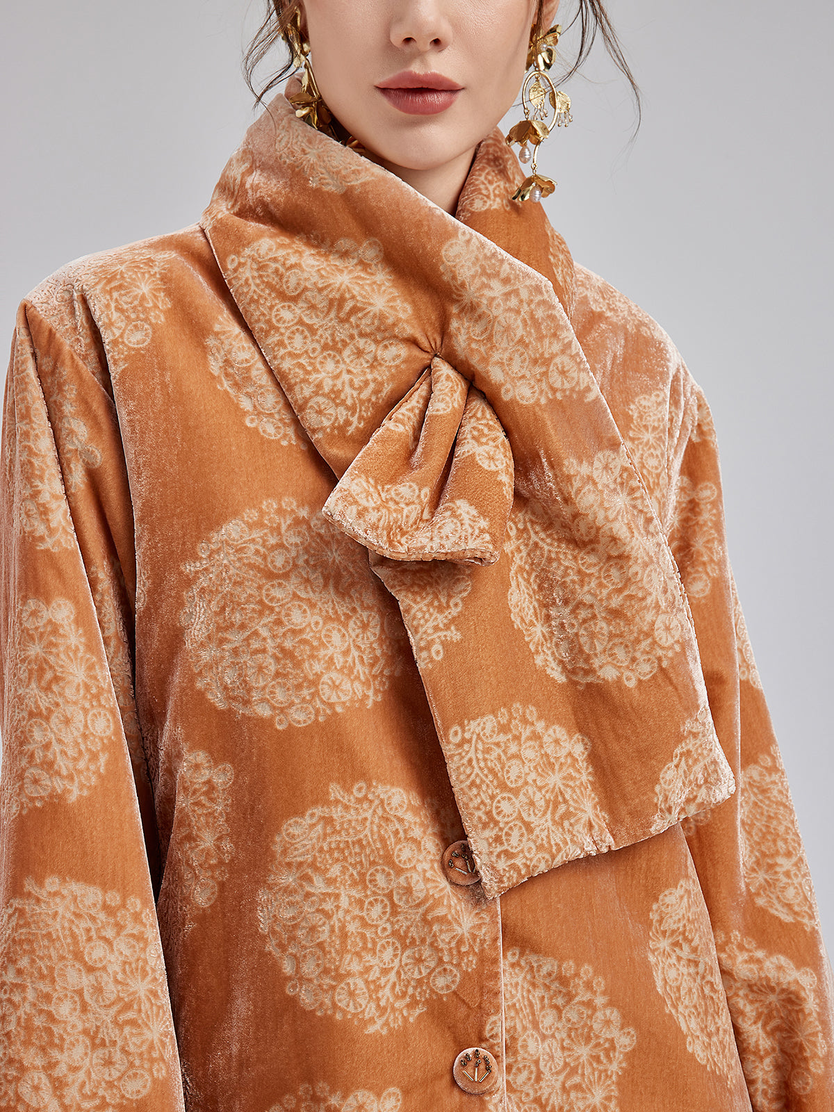 Silk Velvet Jacquard Coat（Includes Scarf）