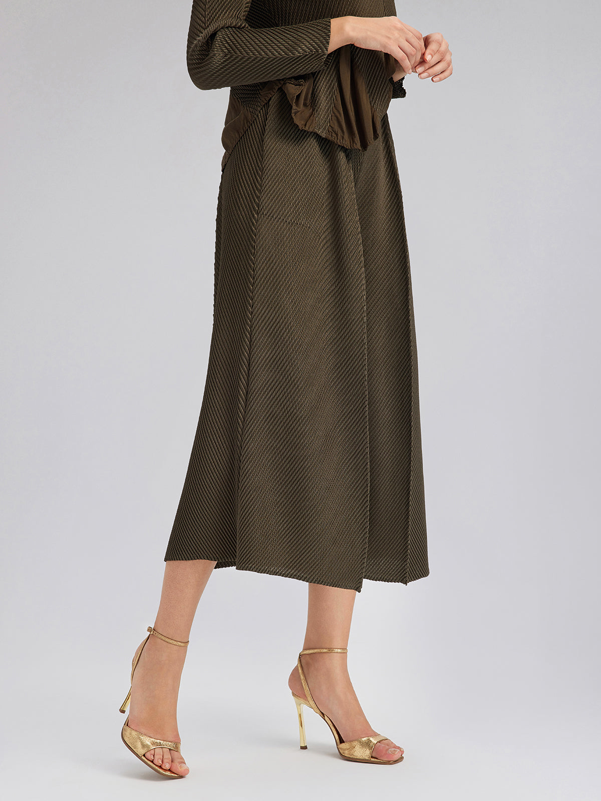 Pleated-Texture Elastic-Waist Wide-Leg Pants