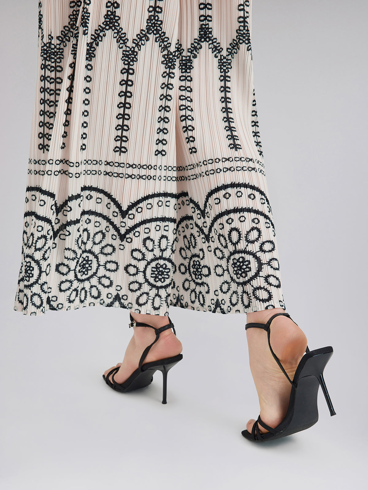 New Arrival Bohemian Pleated Set