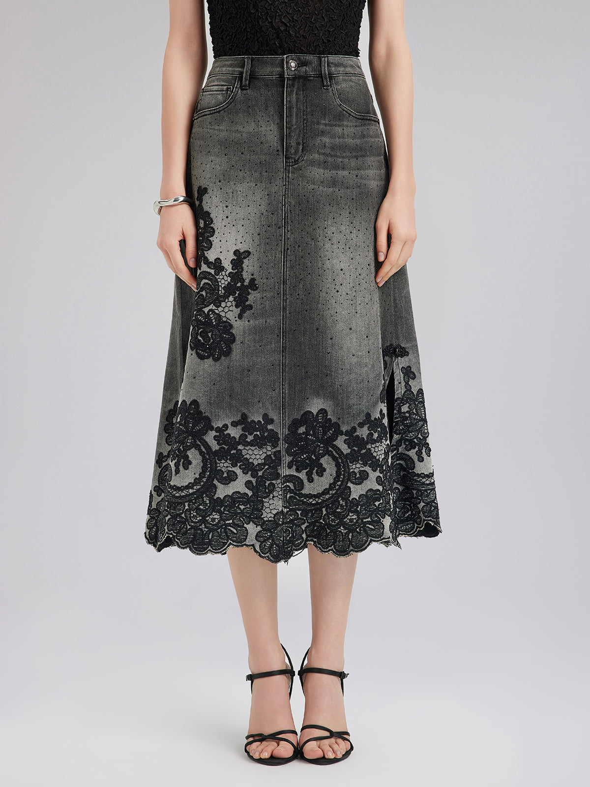 New Embroidered Rhinestone Denim Skirt
