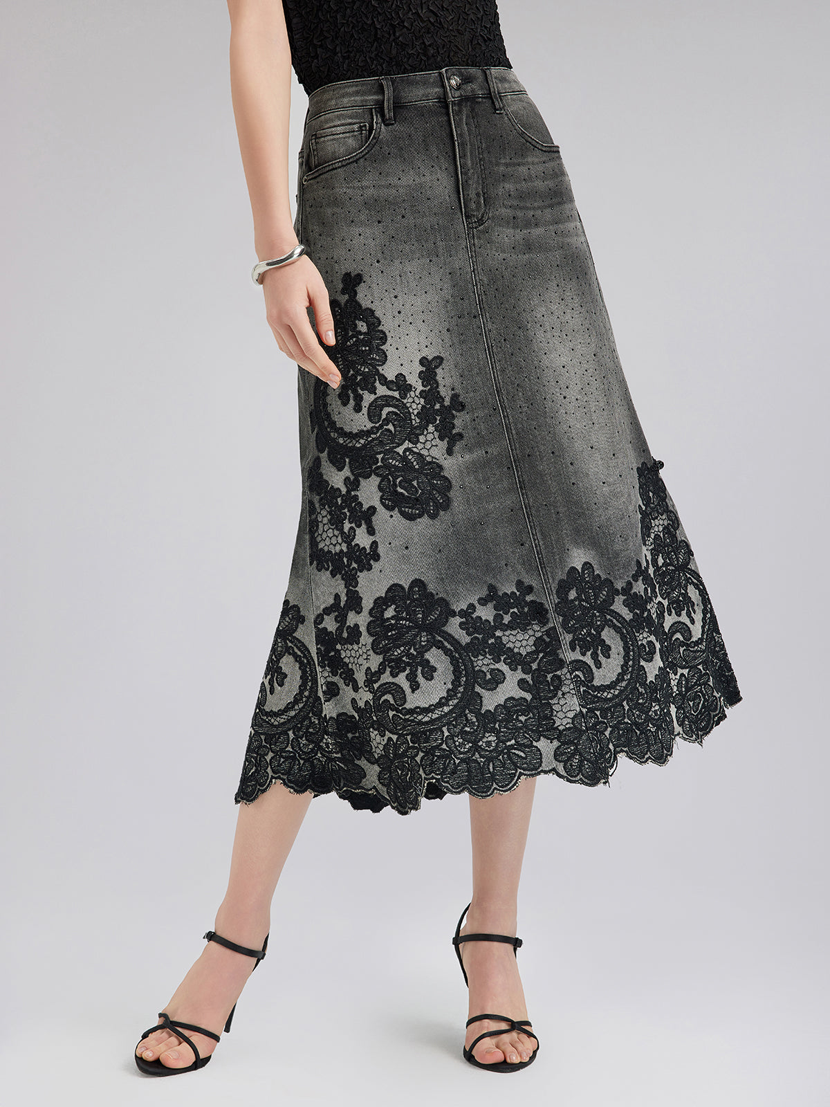 New Embroidered Rhinestone Denim Skirt