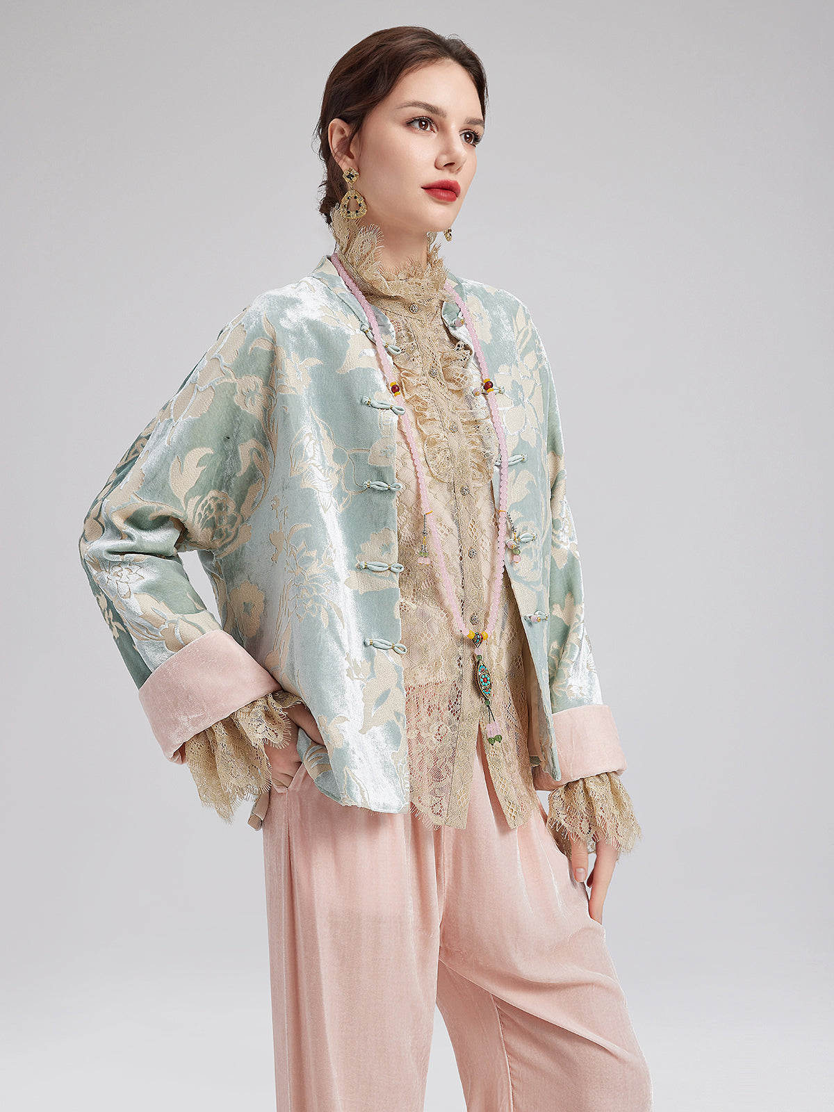 Neo Chinese Style Velvet Floral Jacket（Includes Necklace）