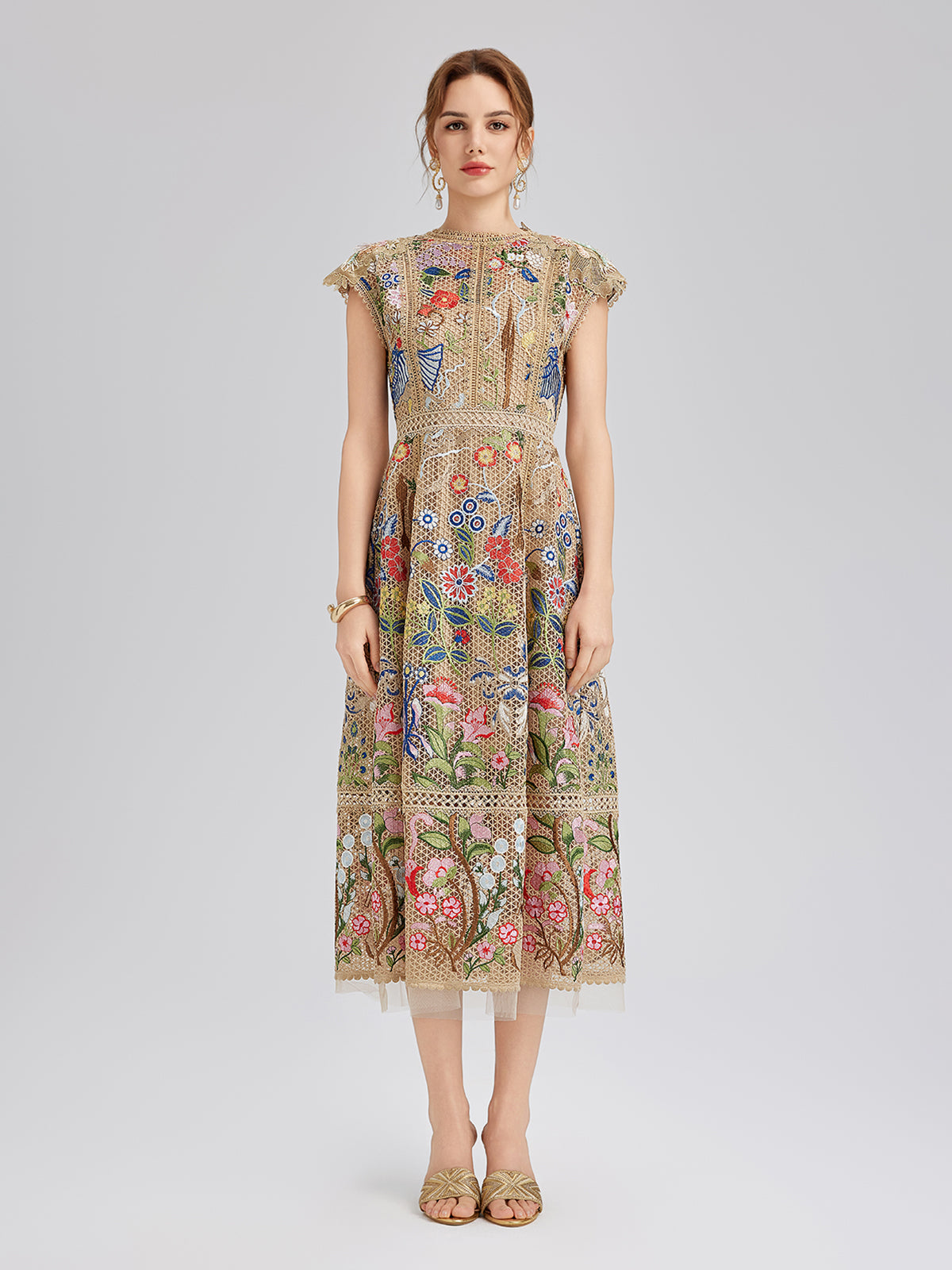 Contemporary clothing item with balanced proportions