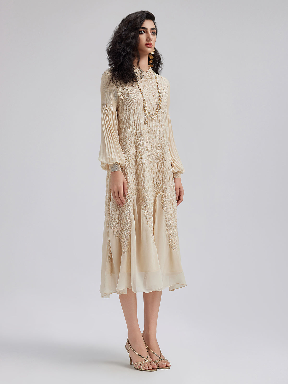 Women's Round Neck Embroidered Pleated Loose Dress