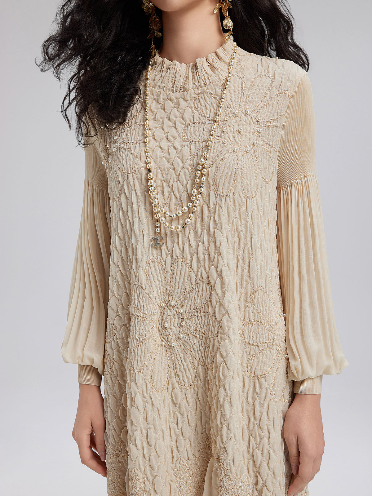 Round Neck Pleated Loose Embroidered Dress