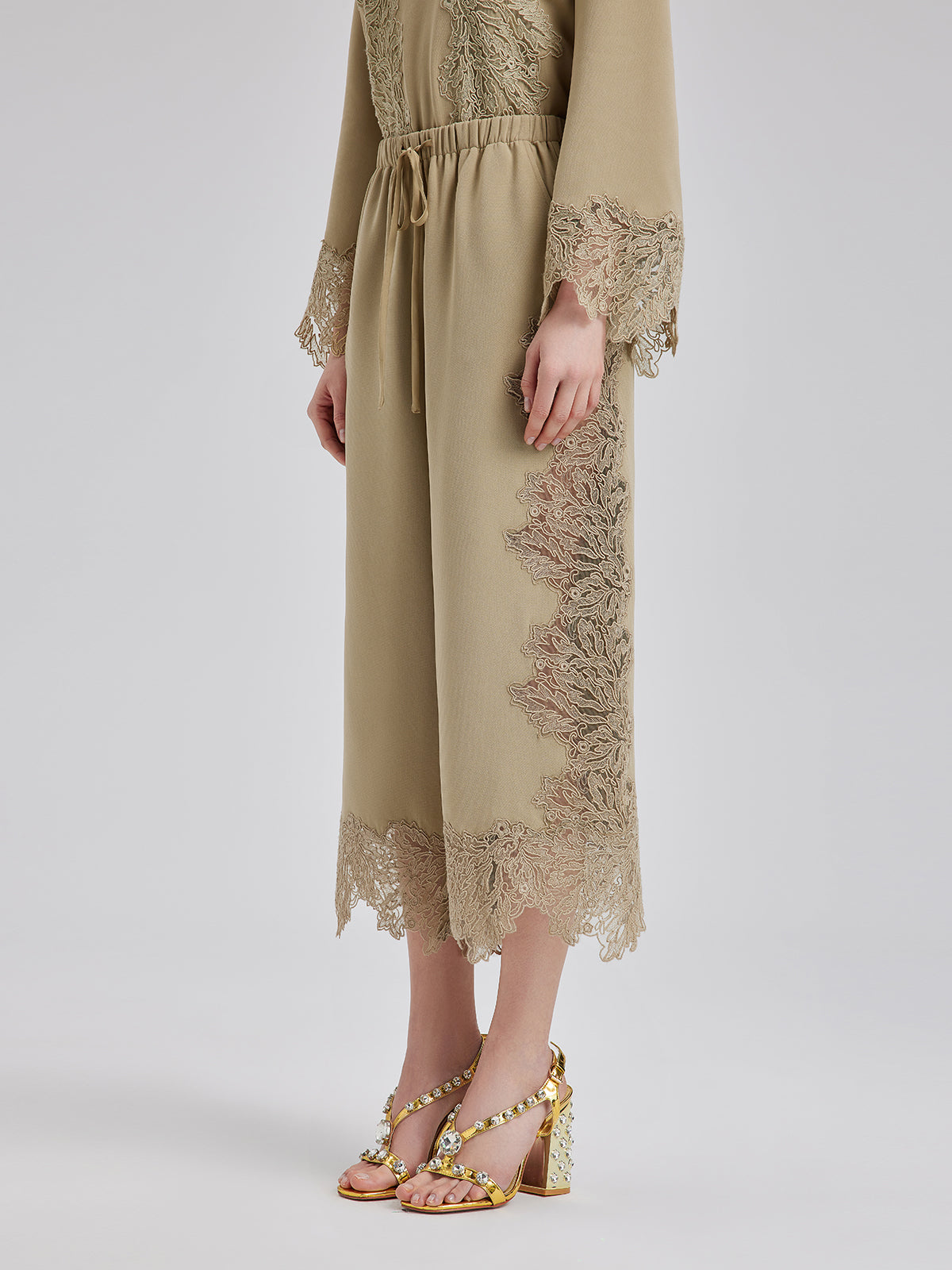 Final Sale | Elegant Lace-Trim Cropped Pants