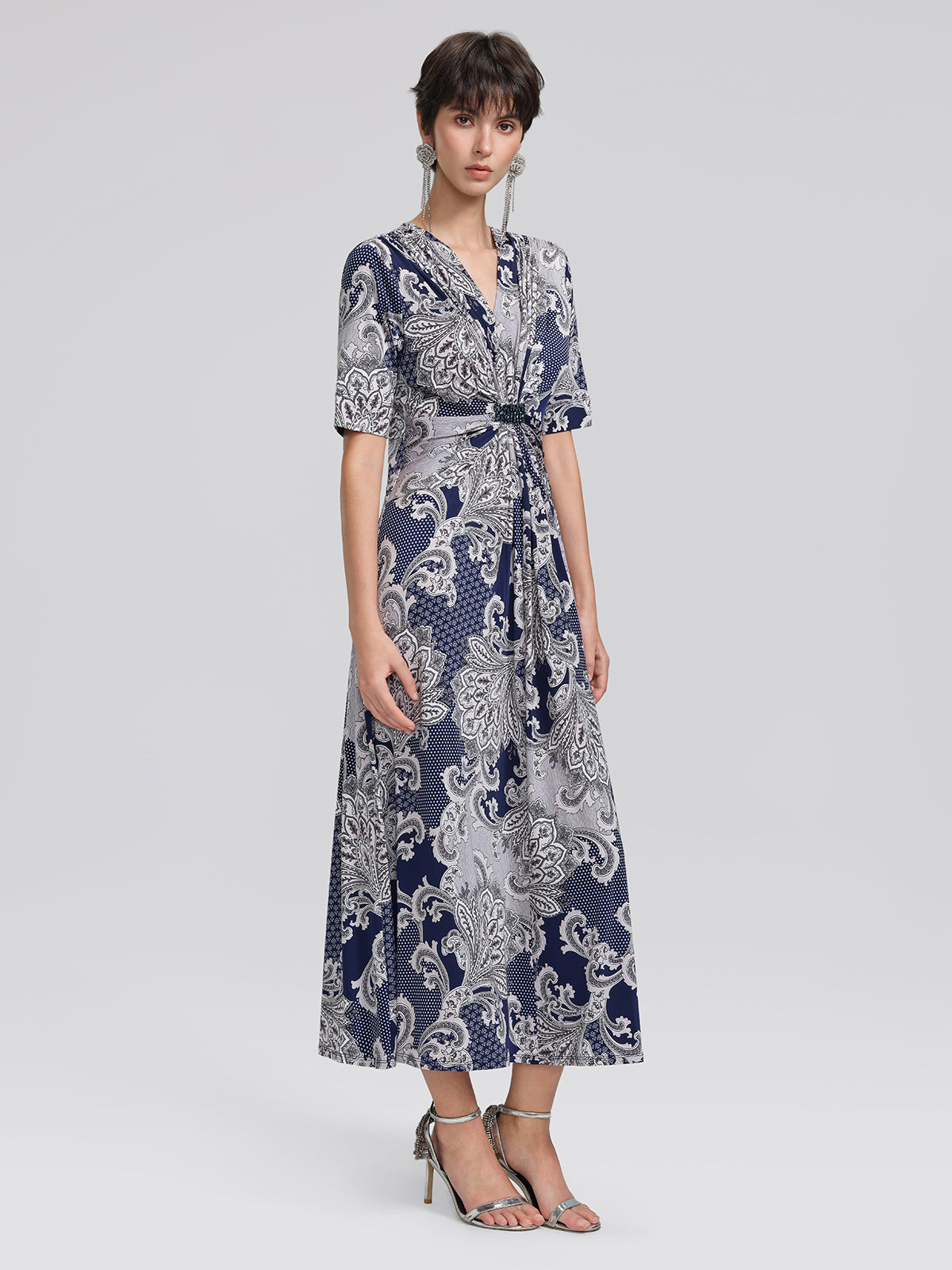 Women's Paisley Print Twist Waist V-Neck Blue Maxi Dress – RICHRADIQS