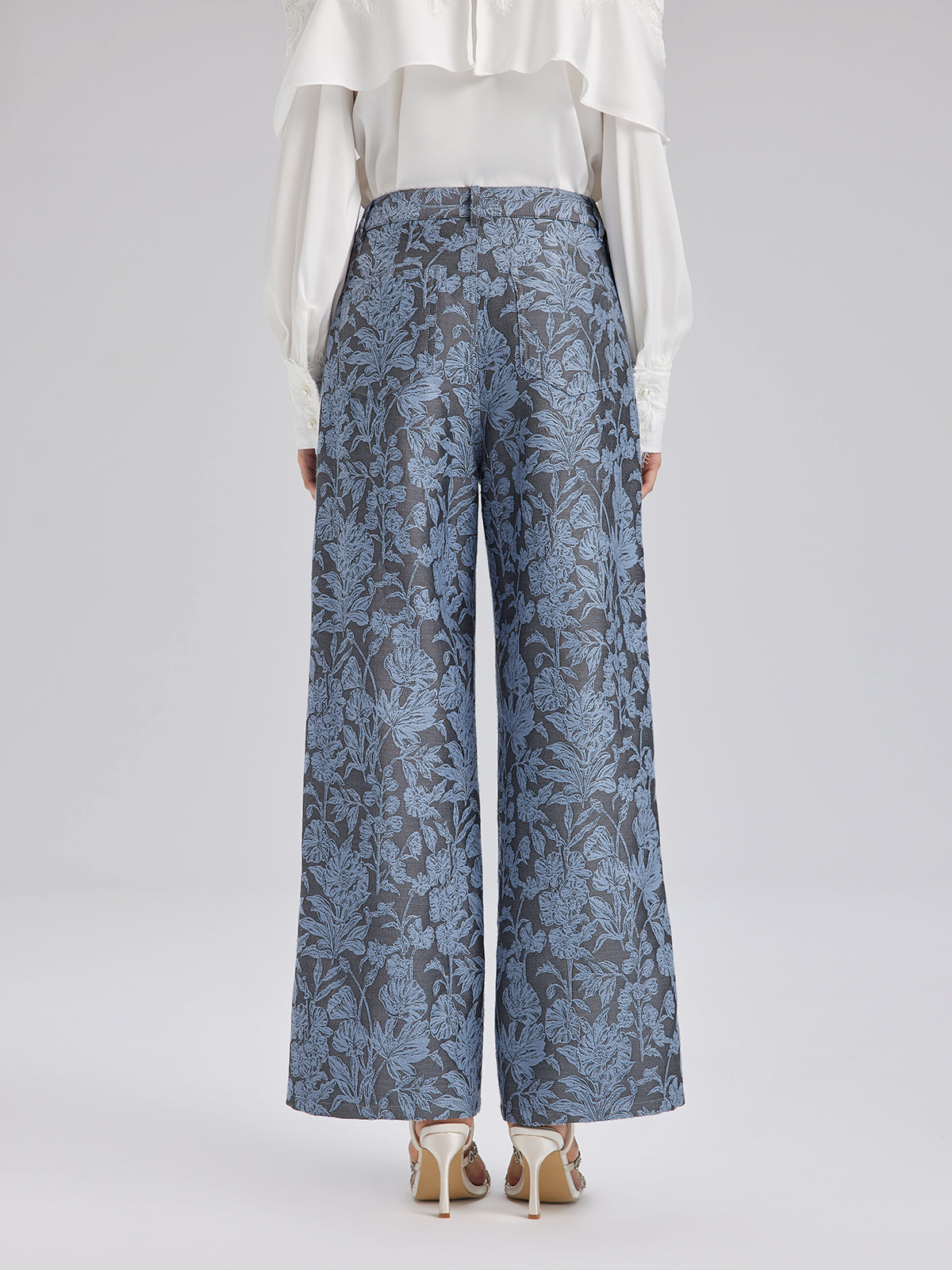 بنطلون جاكار بقصة ليزر ومرصع بالكريستال