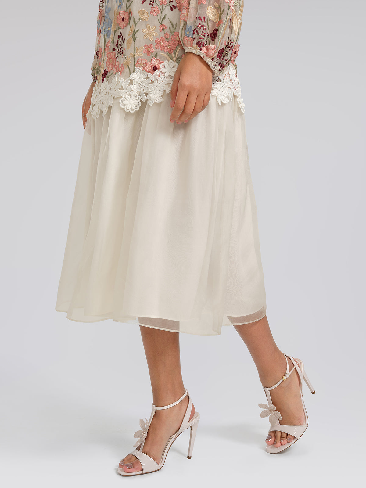 Silk Embroidery Lace-Panel Lantern-Sleeve Dress