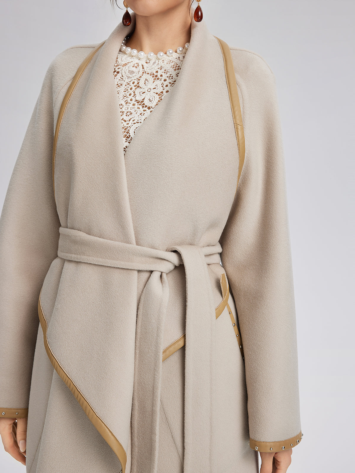 Irregular Silhouette Mid-Length Wool Coat (100% Wool)