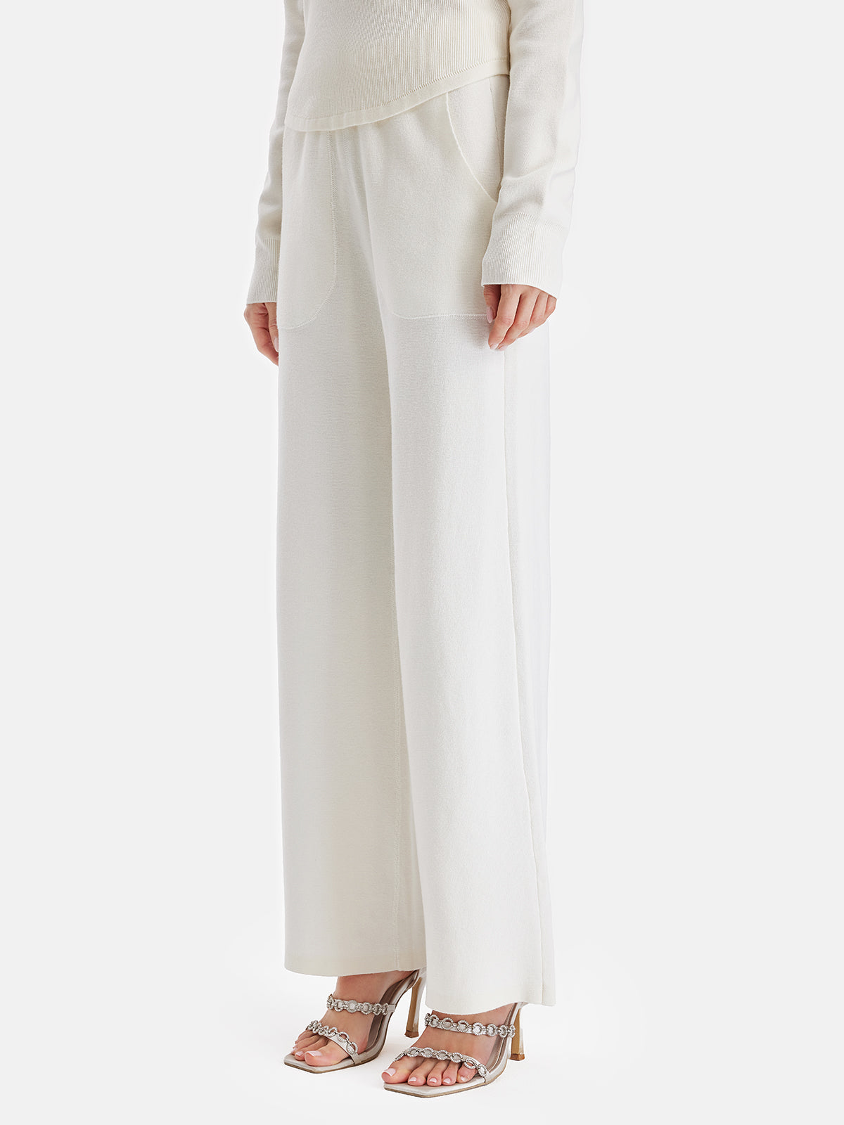 Luxurious Wool Side-Pocket Wide-Leg Trousers