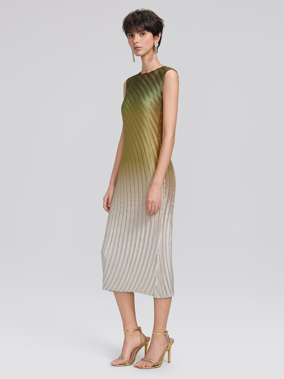 Sleeveless Ombre Pleated Stretch Dress