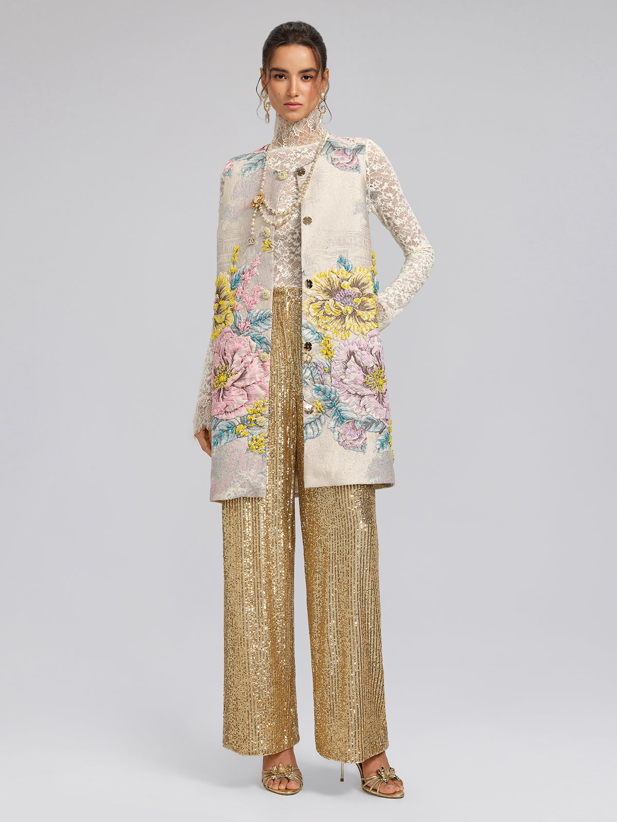 Structured clothing item with refined shape and balanced proportions