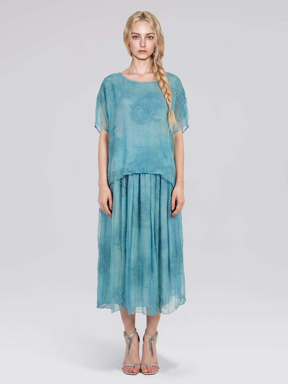 Color-Dyed Silk Floral Embroidered Set