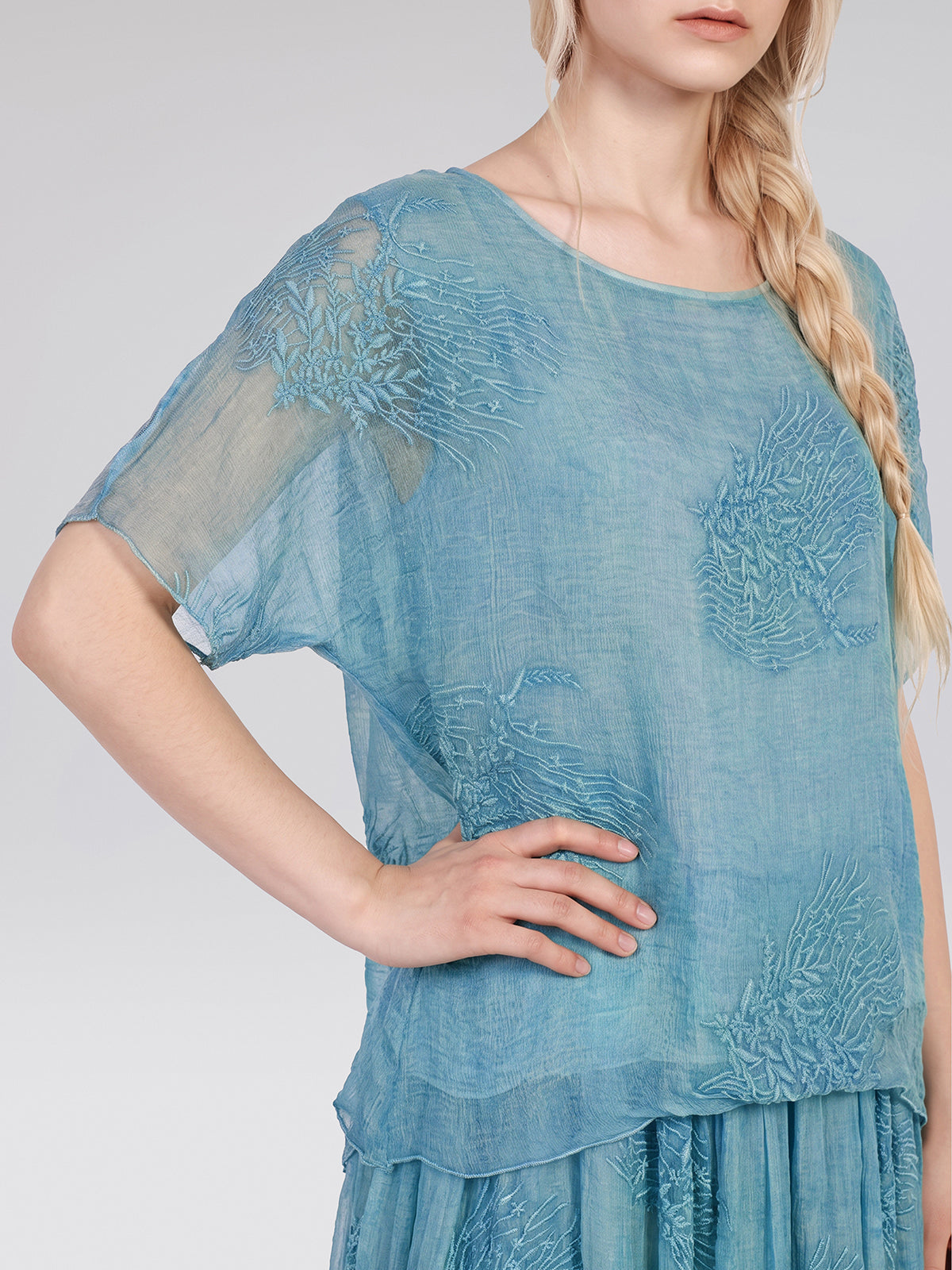 Color-Dyed Silk Floral Embroidered Set