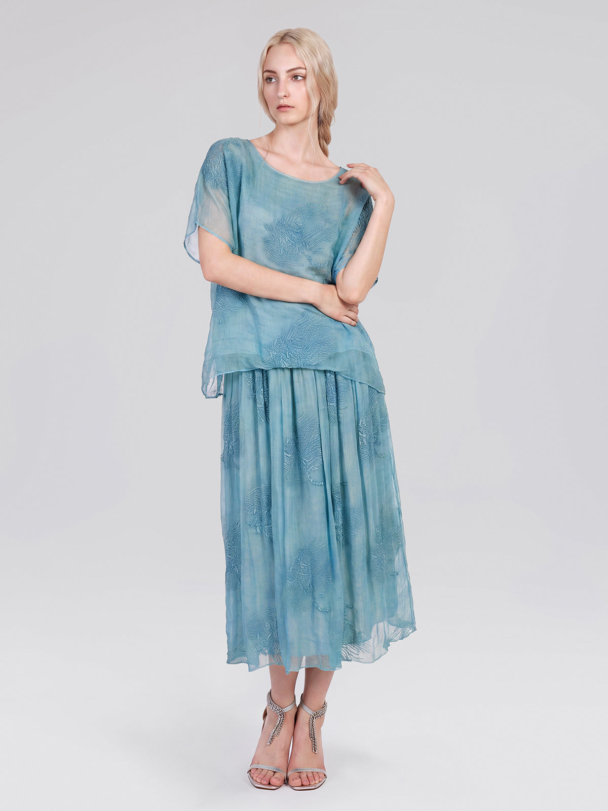 Color-Dyed Silk Floral Embroidered Set