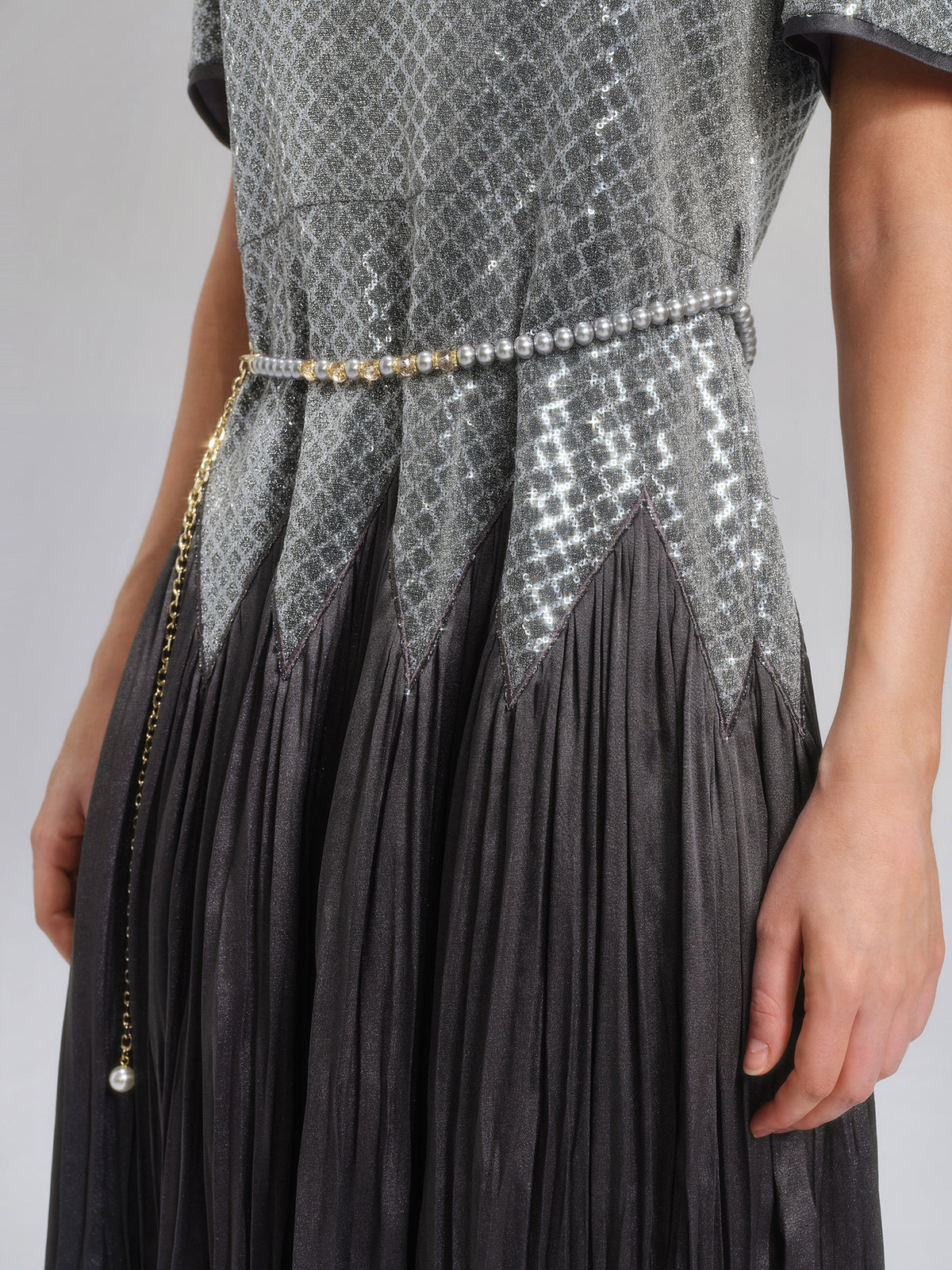 Sequin Puff-Sleeve Pleated Panel Dress (Floral Brooch & Waist Chain Included)