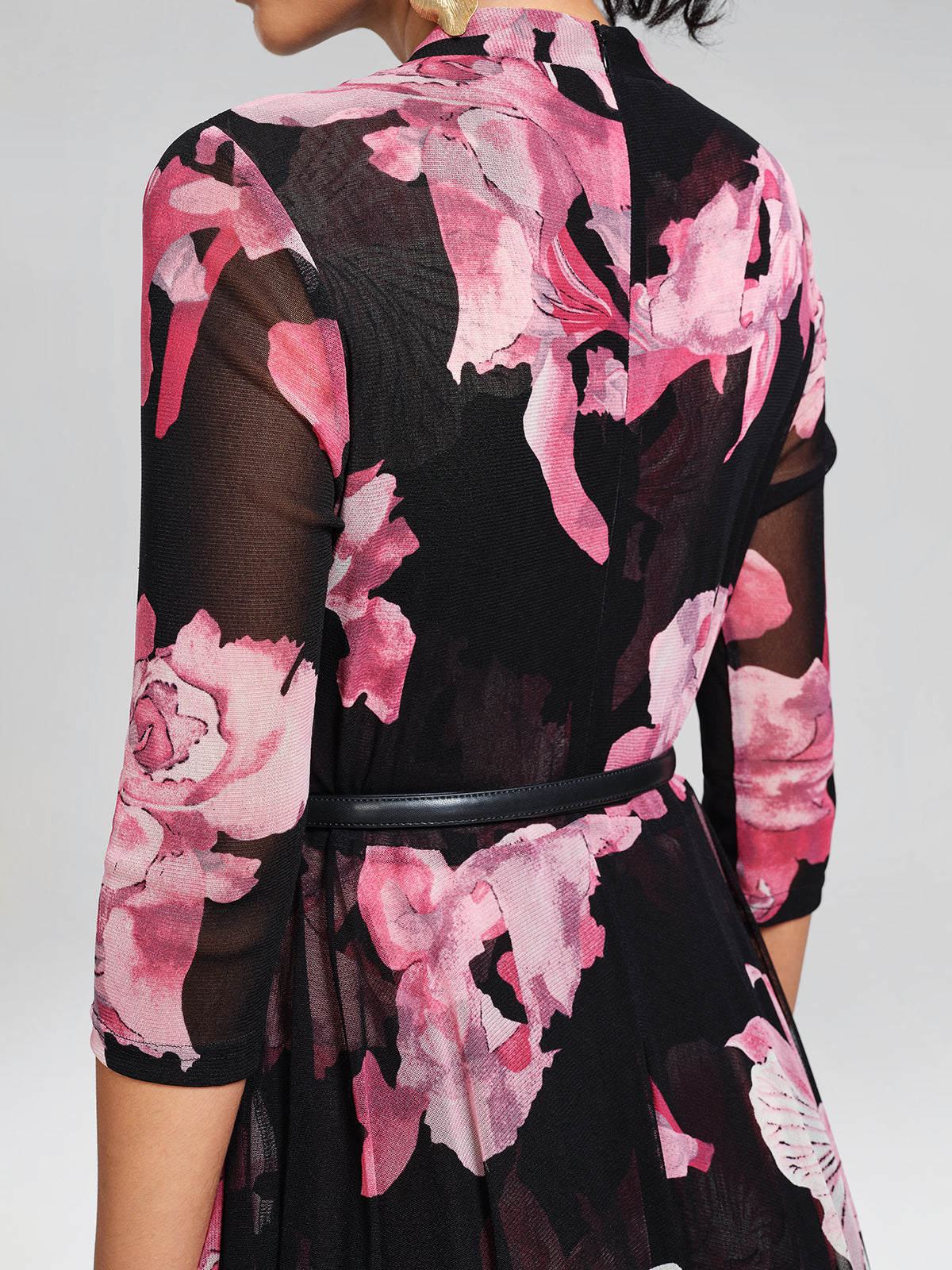 Floral Mesh Pleated V-Neck Dress (Belt Included)