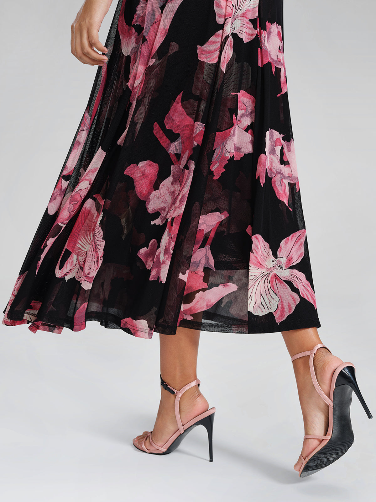 Floral Mesh Pleated V-Neck Dress (Belt Included)