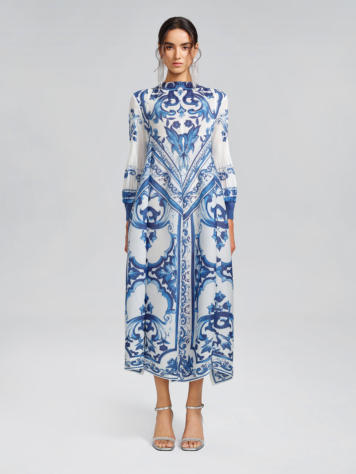 Porcelain-Inspired Pleated Pattern Maxi Dress