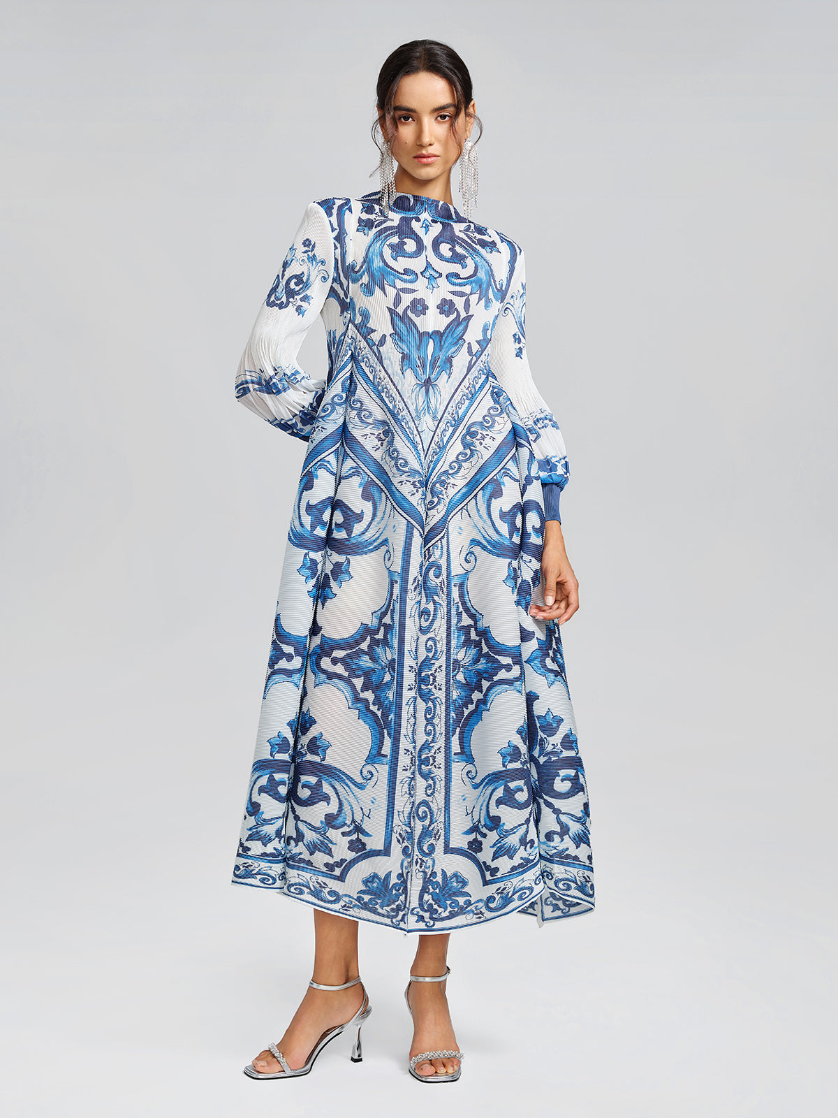 Porcelain-Inspired Pleated Pattern Maxi Dress
