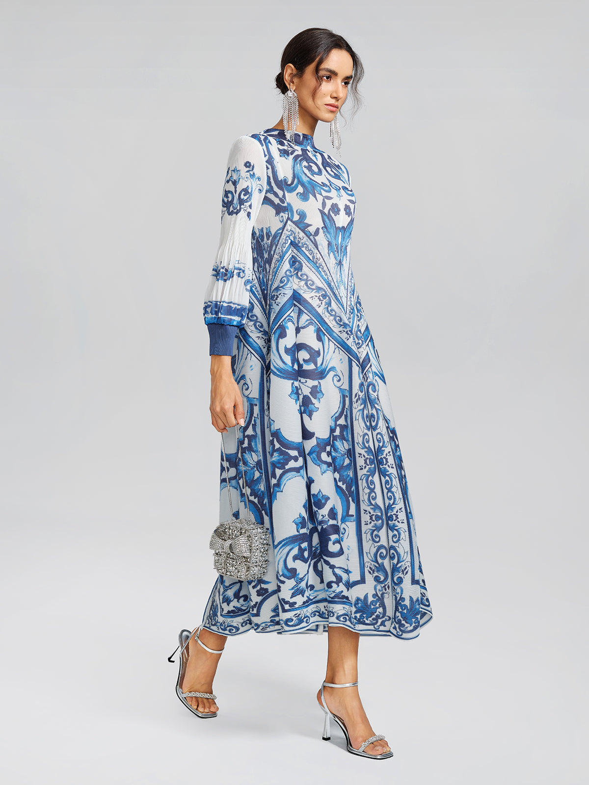 Porcelain-Inspired Pleated Pattern Maxi Dress