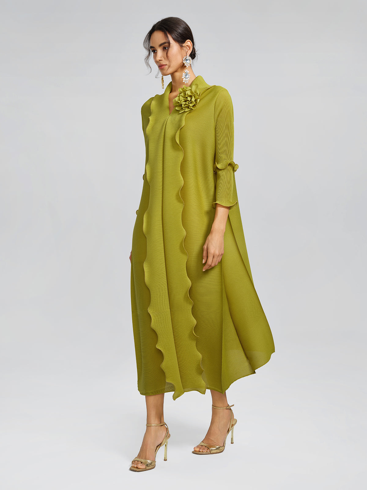 Ruffle Pleated Floral Brooch 3/4-Sleeve Gown