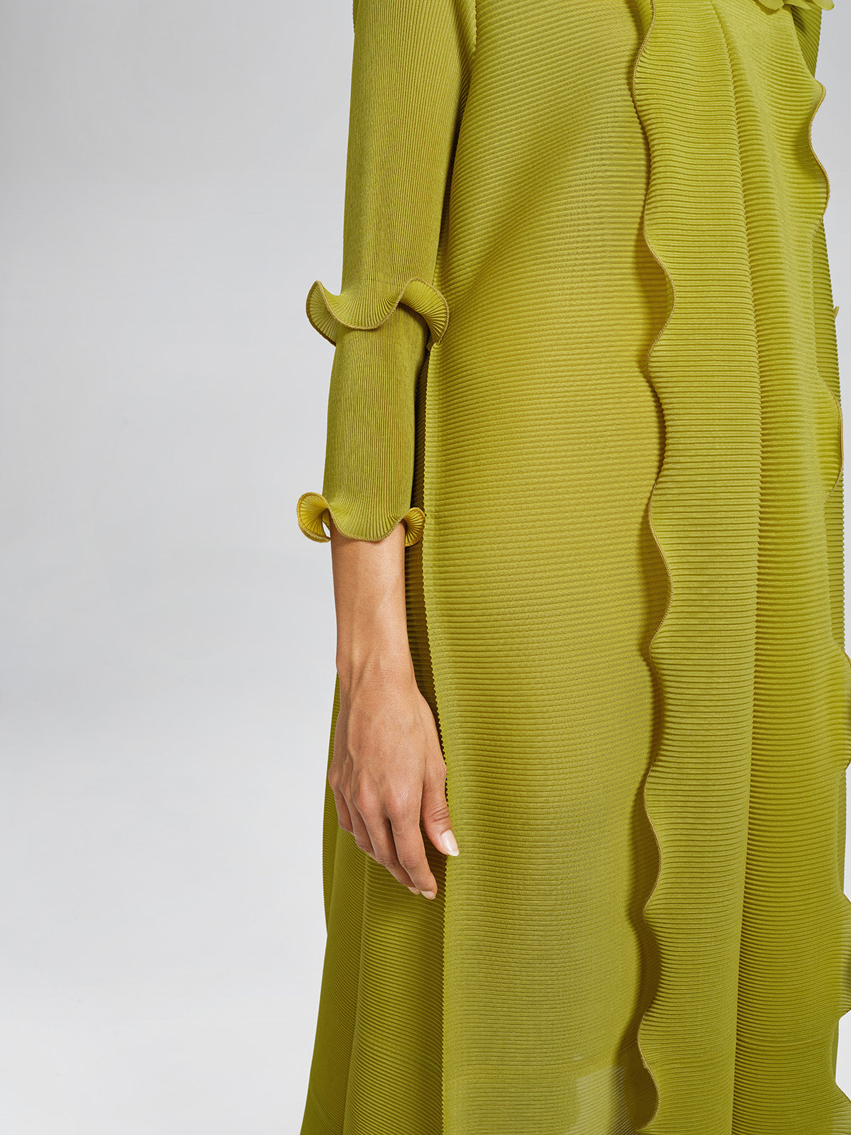 Ruffle Pleated Floral Brooch 3/4-Sleeve Gown