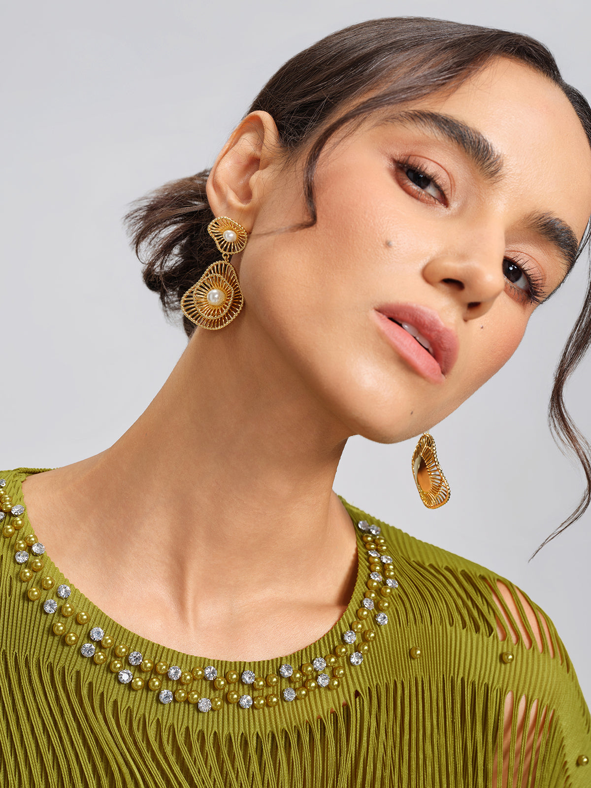 Fan-shaped Openwork Pearl Long Dangle Earrings